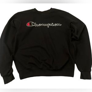 Champion Crewneck: Iconic Comfort, Classic Style, Your Wardrobe Essential!